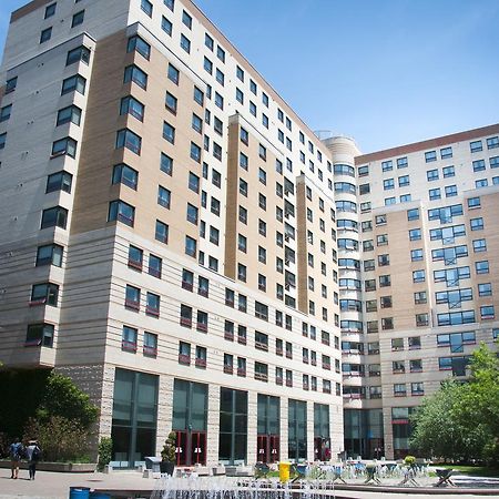 Toronto Metropolitan University- Pitman Hall Residence Экстерьер фото