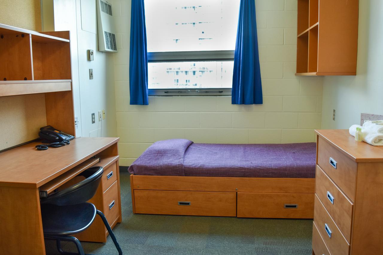 Toronto Metropolitan University- Pitman Hall Residence Экстерьер фото